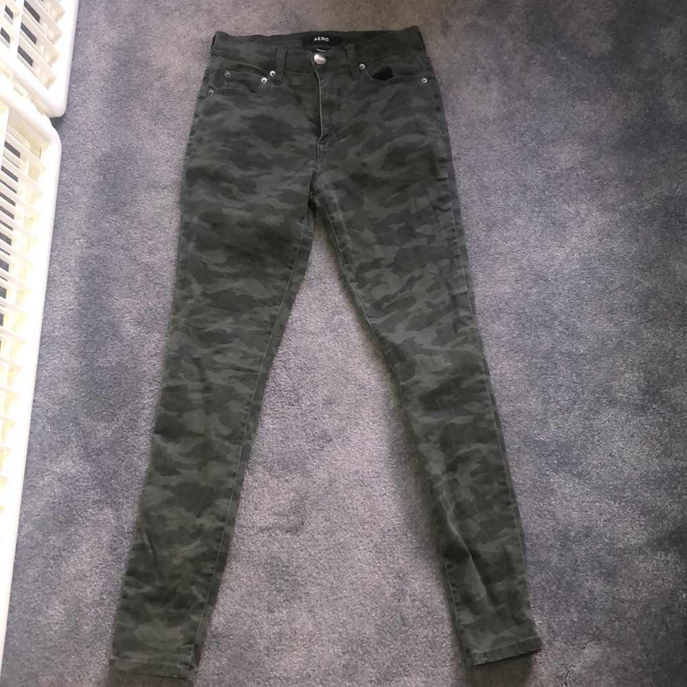 Aeropostale High Rise Camo Jeans